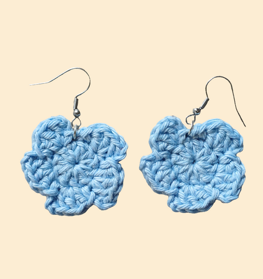 Boucle d'oreille au crochet/frais d'envoi offert.