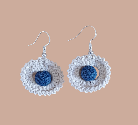 Boucle d'oreille au crochet/frais d'envoi offert.