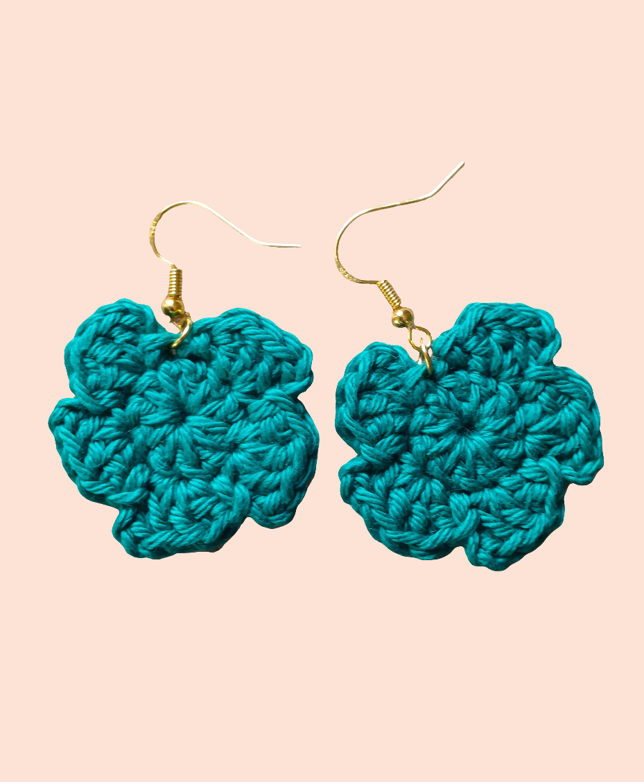 Boucle d'oreille au crochet/frais d'envoi offert.