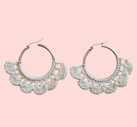 Boucle d'oreille au crochet/frais d'envoi offert.