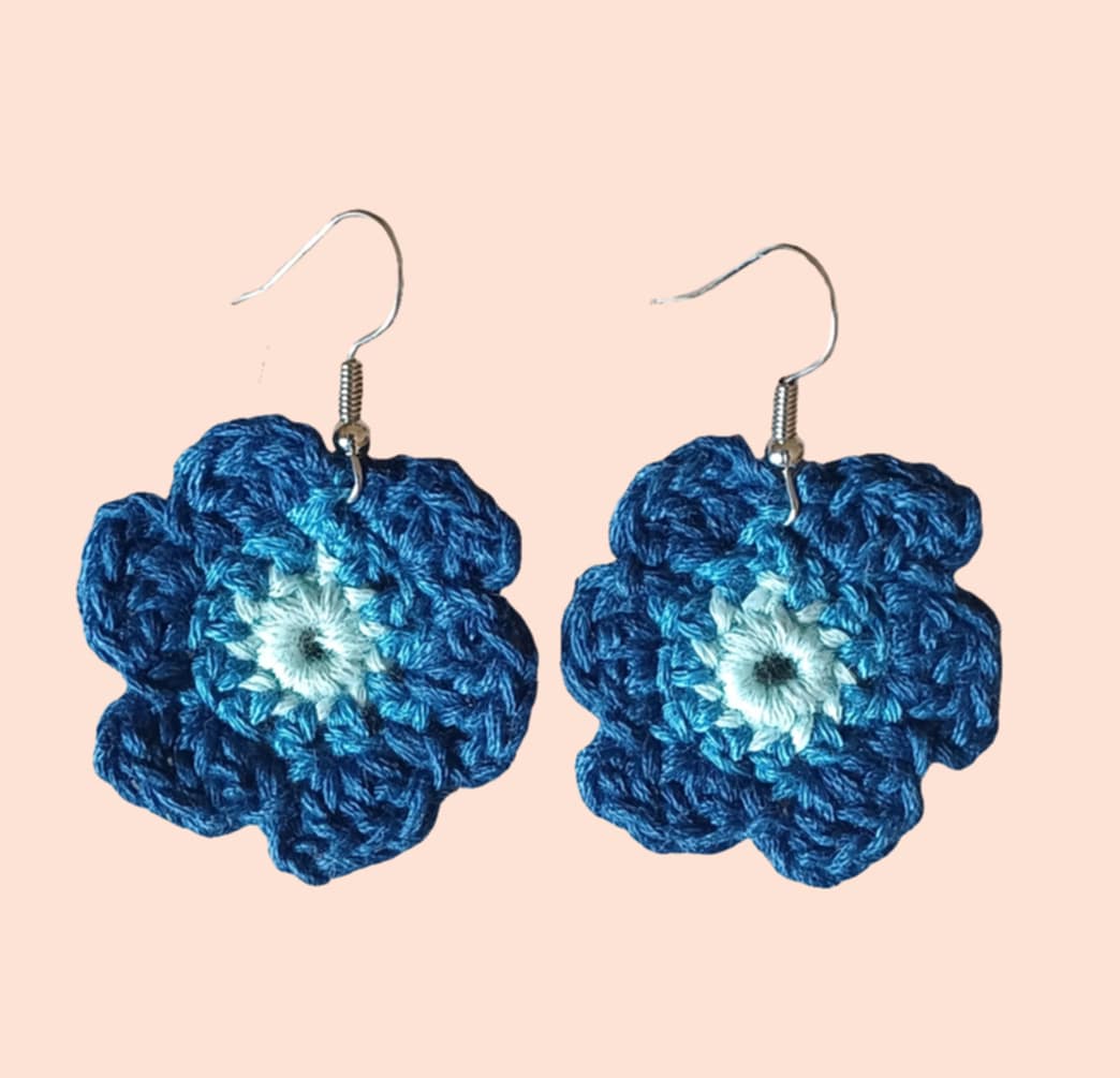 Boucle d'oreille au crochet/frais d'envoi offert.
