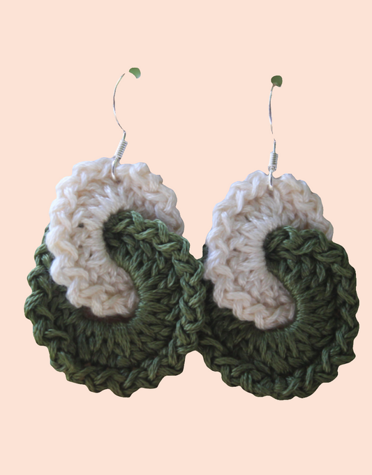 Boucle d'oreille au crochet/verte et rouge/frais d'expéditions gratuits